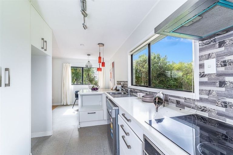 Photo of property in 30 Silverstone Place, Henderson, Auckland, 0612