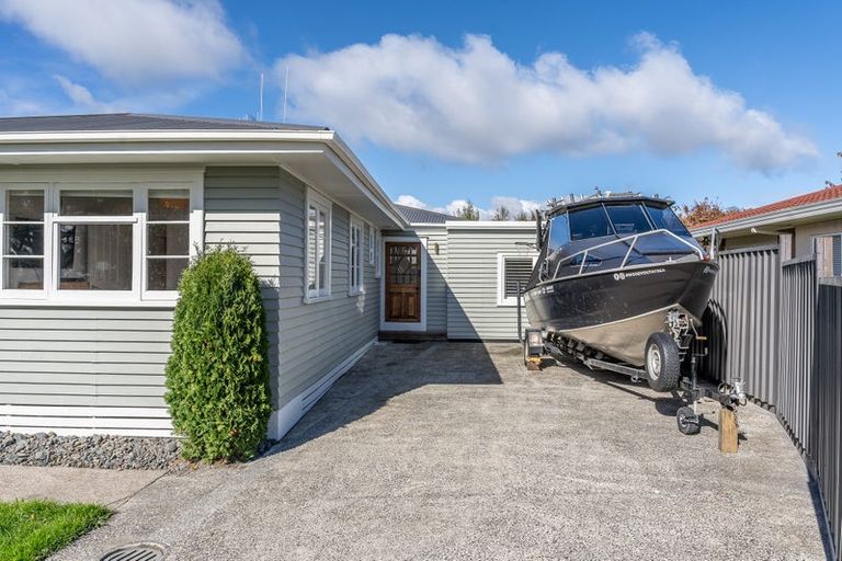 Photo of property in 25 Taylor Terrace, St Andrews, Hamilton, 3200