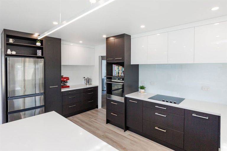 Photo of property in 17 Palliser Place, Milson, Palmerston North, 4414