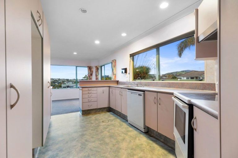 Photo of property in 10 Homestead Place, Welcome Bay, Tauranga, 3112