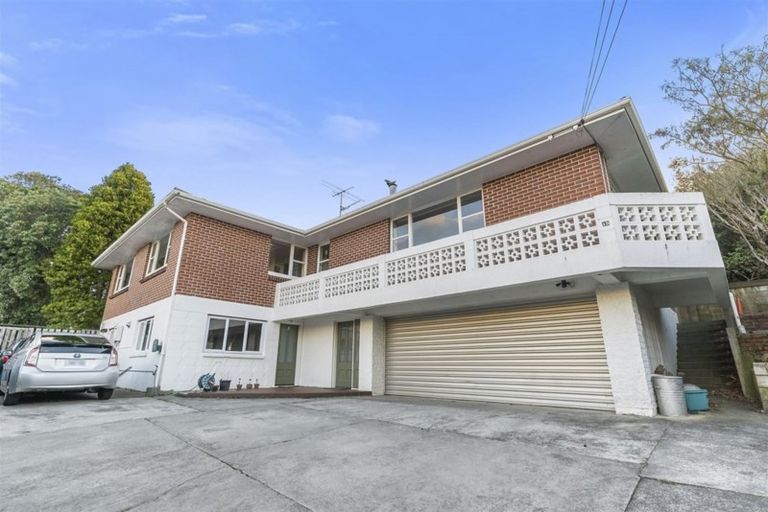 Photo of property in 15 Lane Crescent, Tawa, Wellington, 5028