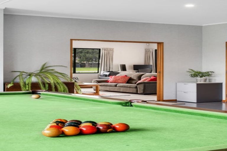 Photo of property in 30 Clifton Road, Whitford, Howick, 2571