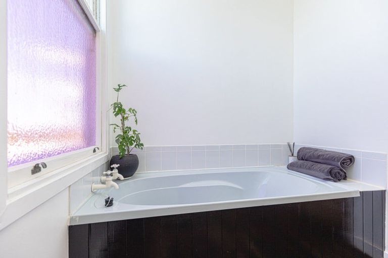 Photo of property in 50 Shakespeare Road, Bastia Hill, Whanganui, 4500