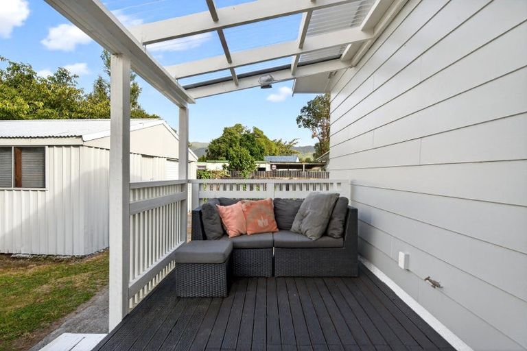 Photo of property in 19 Hardie Grove, Featherston, 5710