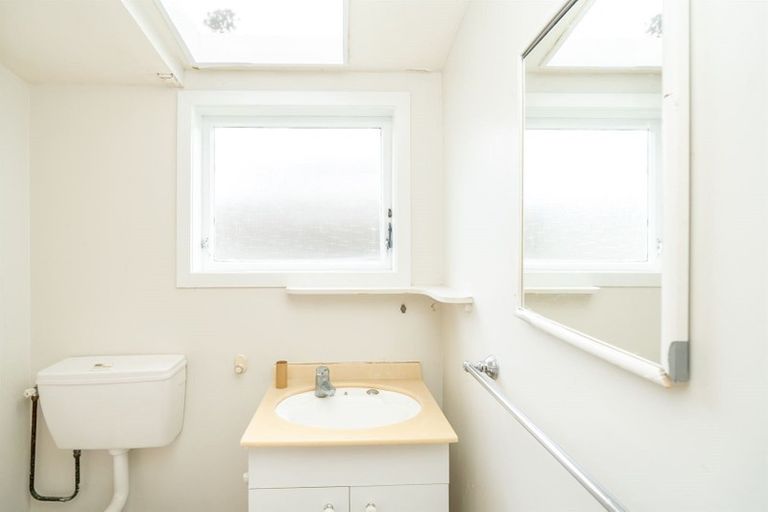 Photo of property in 217 Fox Street, Hamilton East, Hamilton, 3216