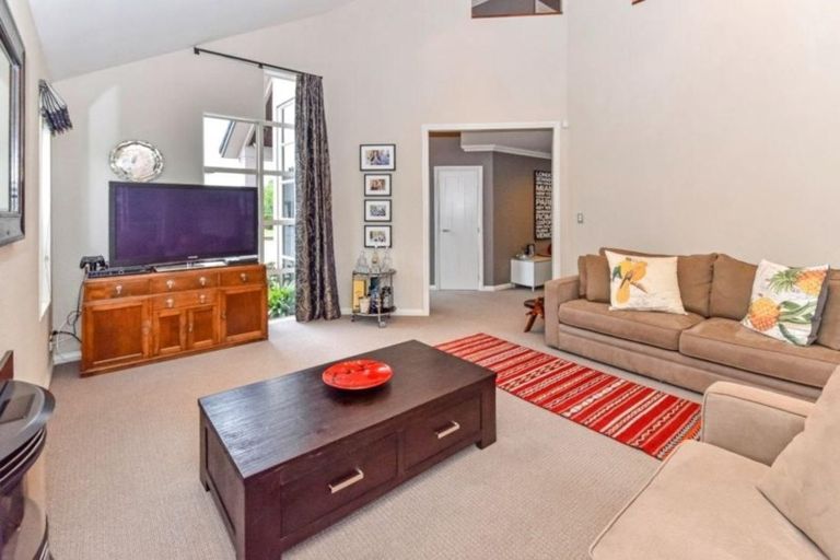 Photo of property in 20 Glenross Drive, Wattle Downs, Auckland, 2103