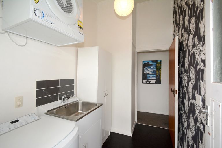 Photo of property in 24 Lock Street, Saint Clair, Dunedin, 9012