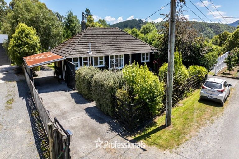 Photo of property in 264c Old School Road, Maymorn, Upper Hutt, 5018