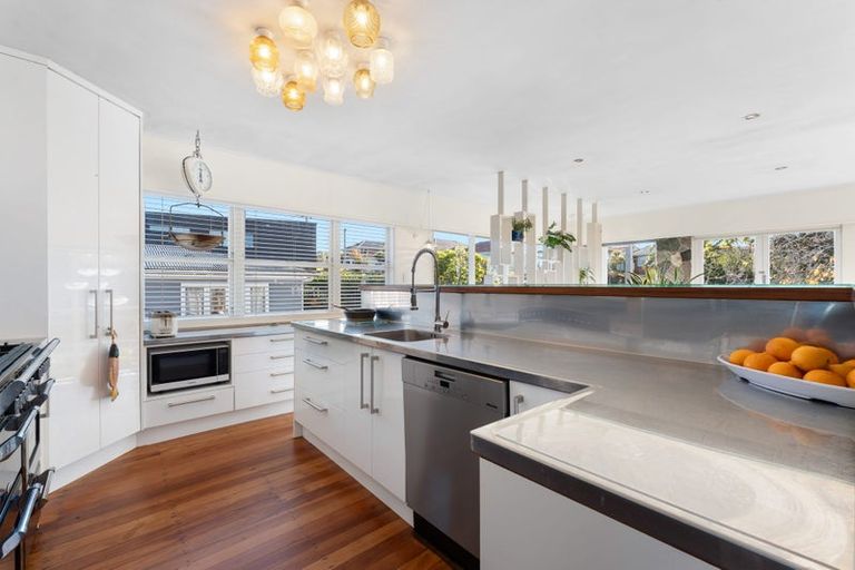 Photo of property in 15 Jaemont Avenue, Te Atatu South, Auckland, 0610