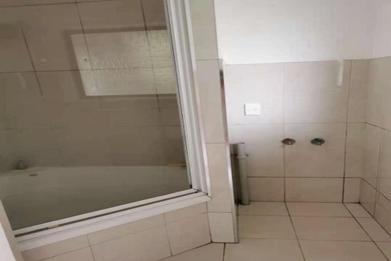 Photo of property in 46 Glen Vista Place, Bayview, Auckland, 0629