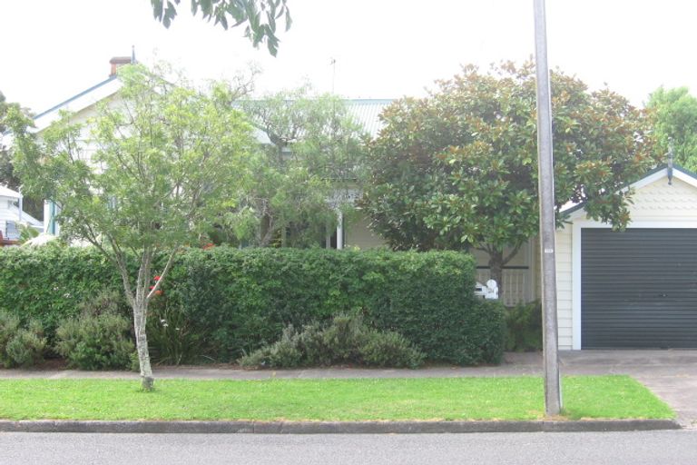 Photo of property in 24 Mozeley Avenue, Devonport, Auckland, 0624