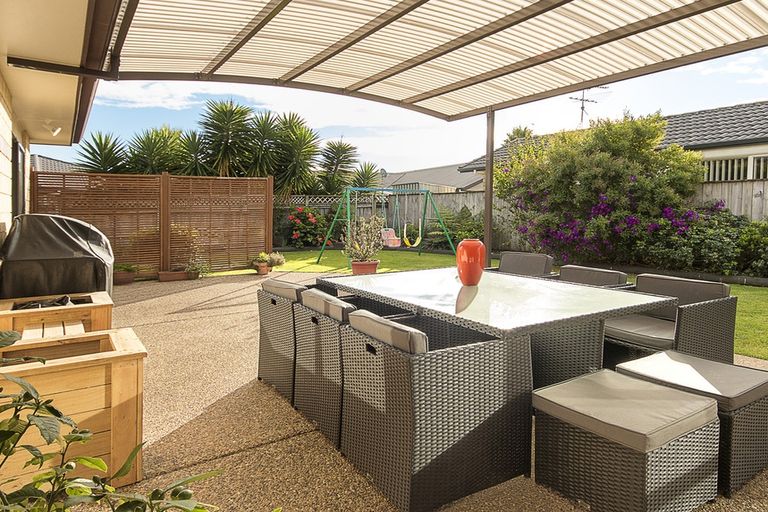 Photo of property in 22 Puketi Lane, Waiuku, 2123