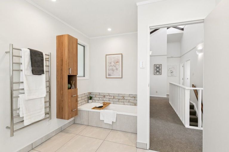 Photo of property in 3 Saint Aidans Way, Tawa, Wellington, 5028