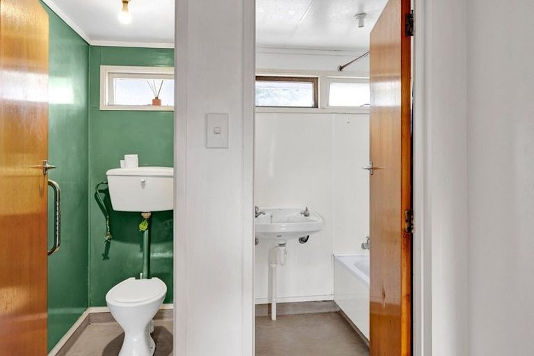 Photo of property in 5 Hughson Place, Opunake, 4616