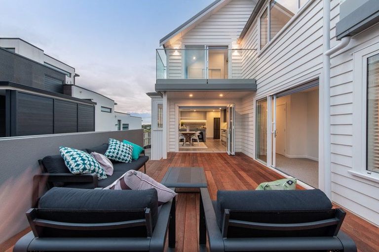 Photo of property in 26 Kowhai Road, Campbells Bay, Auckland, 0630