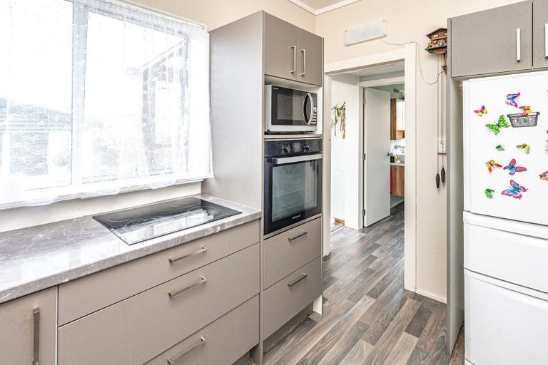 Photo of property in 143 Cornfoot Street, Castlecliff, Whanganui, 4501