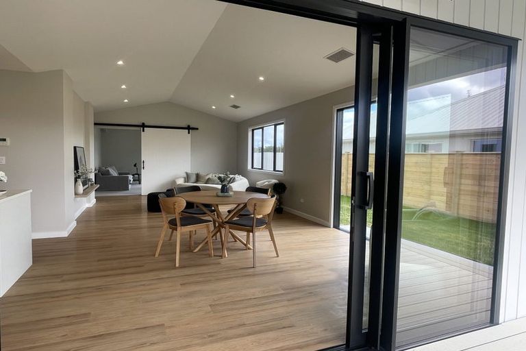 Photo of property in 92 Hugo Shaw Drive, Cambridge, 3434