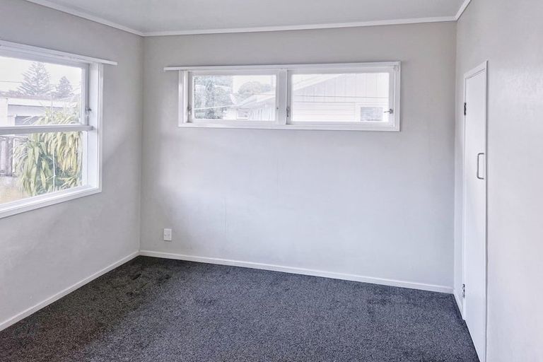 Photo of property in 4 Clutha Crescent, Clover Park, Auckland, 2023