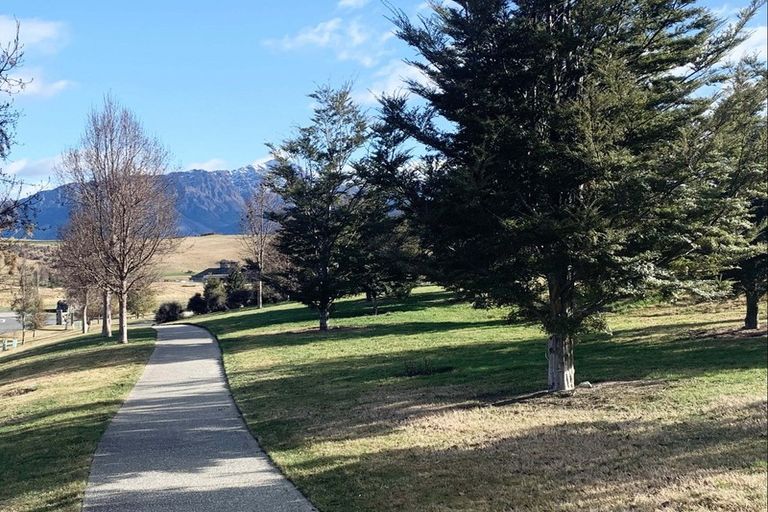 Photo of property in 17 Soudley Court, Jacks Point, Queenstown, 9371