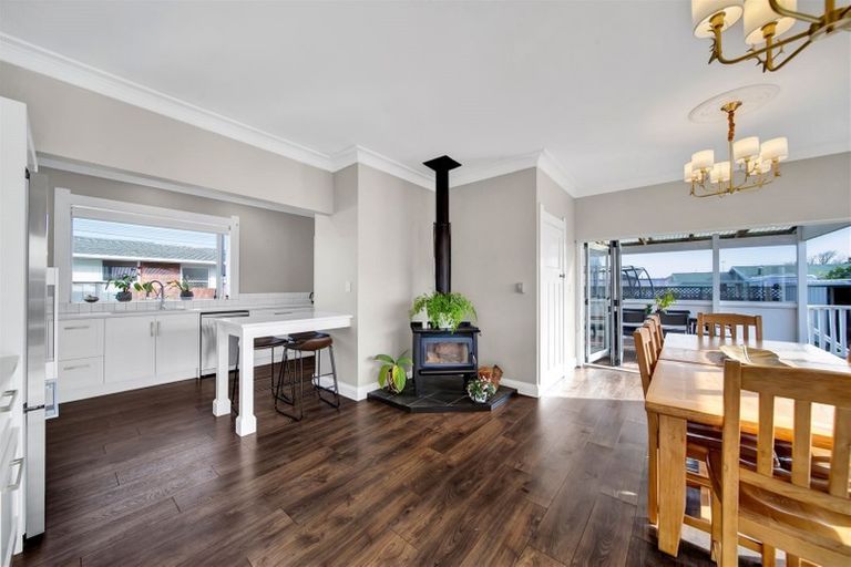 Photo of property in 45 Wilson Street, Hawera, 4610