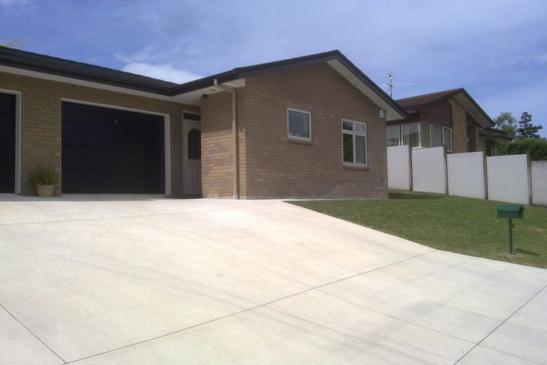 Photo of property in 16 Steeple Rise, Pakuranga, Auckland, 2010