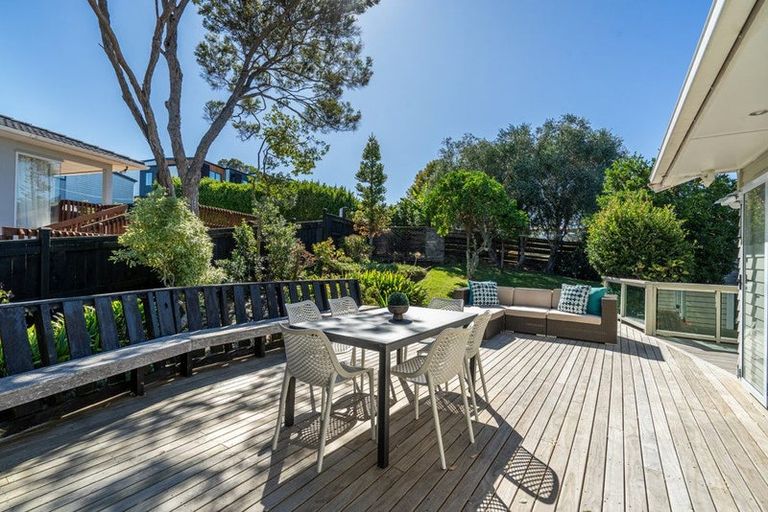 Photo of property in 10 Brunton Place, Glenfield, Auckland, 0629