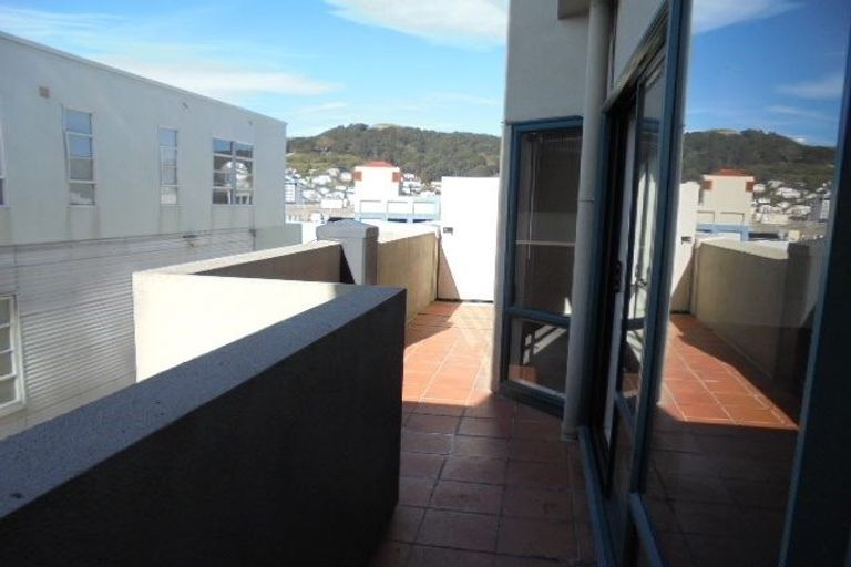 Photo of property in Courtenay Apartments, 703/120 Courtenay Place, Te Aro, Wellington, 6011