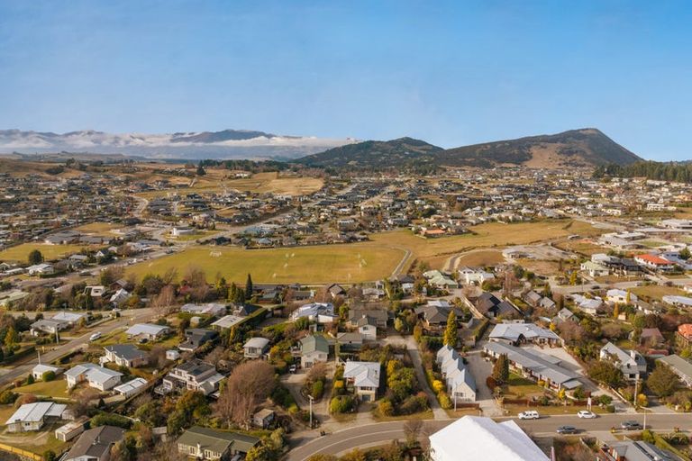 Photo of property in 61 Manuka Crescent, Wanaka, 9305