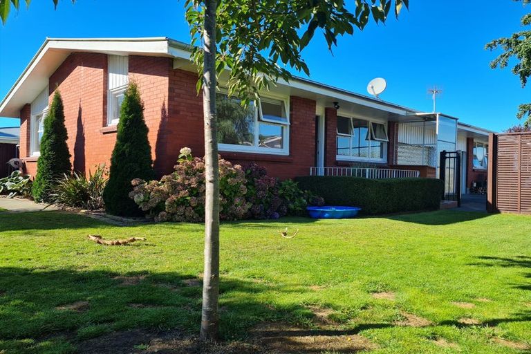Photo of property in 2/18 Colligan Street, Upper Riccarton, Christchurch, 8041