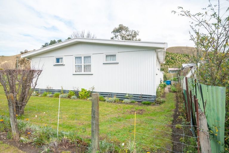 Photo of property in 8 Worsley Street, Tamarau, Gisborne, 4010
