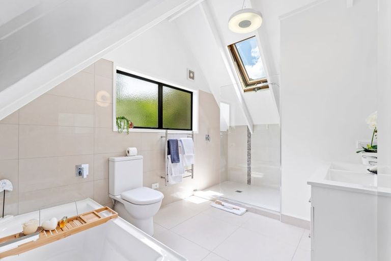 Photo of property in 6 Elliston Crescent, Stanmore Bay, Whangaparaoa, 0932