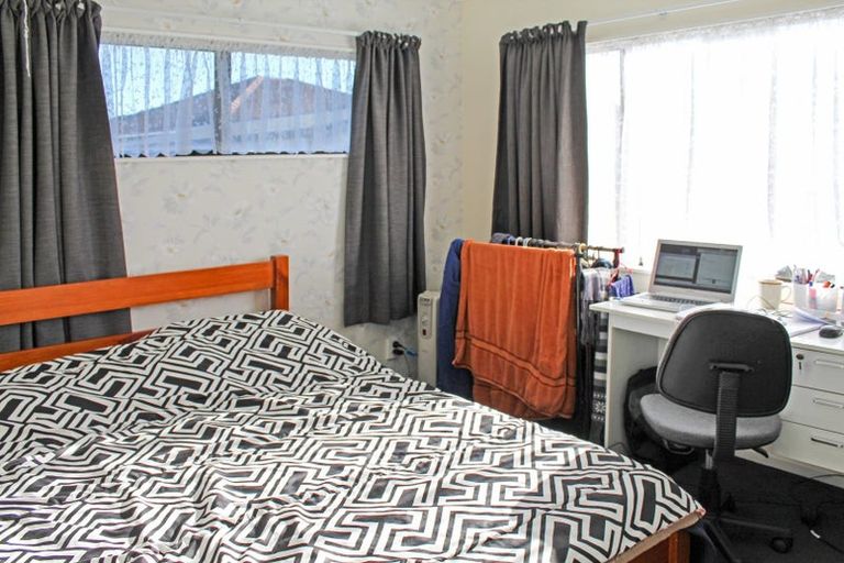 Photo of property in 74 Geraldine Crescent, Cloverlea, Palmerston North, 4412