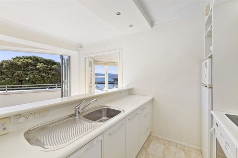 Photo of property in Rockhaven Saville, 116 Oriental Parade, Oriental Bay, Wellington, 6011
