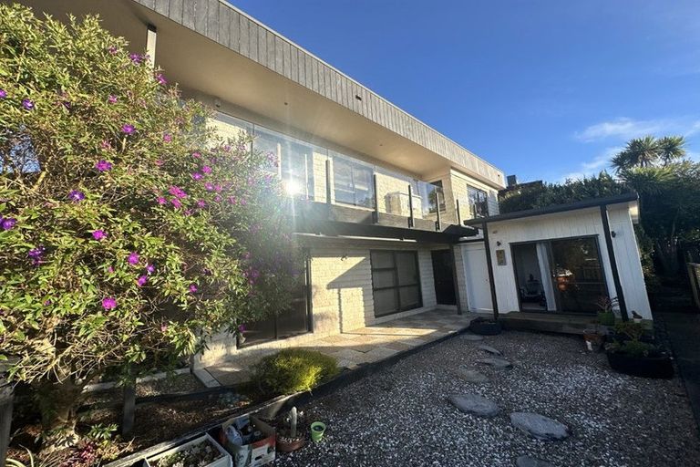 Photo of property in 8a Taumata Road, Castor Bay, Auckland, 0620