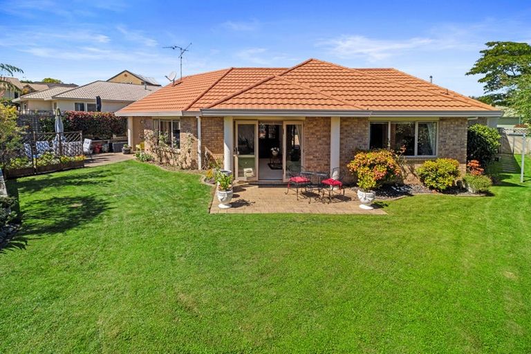 Photo of property in 5 Burleigh Place, Rototuna, Hamilton, 3210