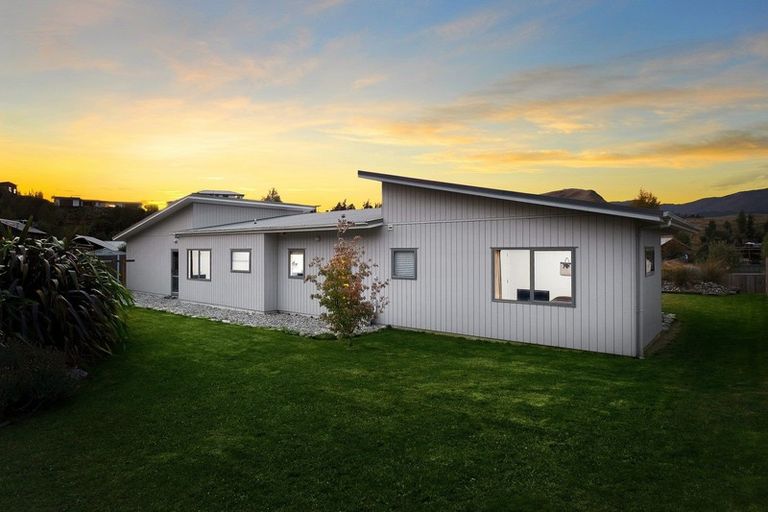 Photo of property in 13 Quill Street, Lake Hayes, Queenstown, 9304