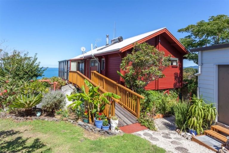 Photo of property in 240 Paku Drive, Tairua, 3508