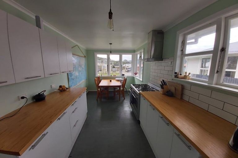 Photo of property in 23 Delaney Drive, Stokes Valley, Lower Hutt, 5019