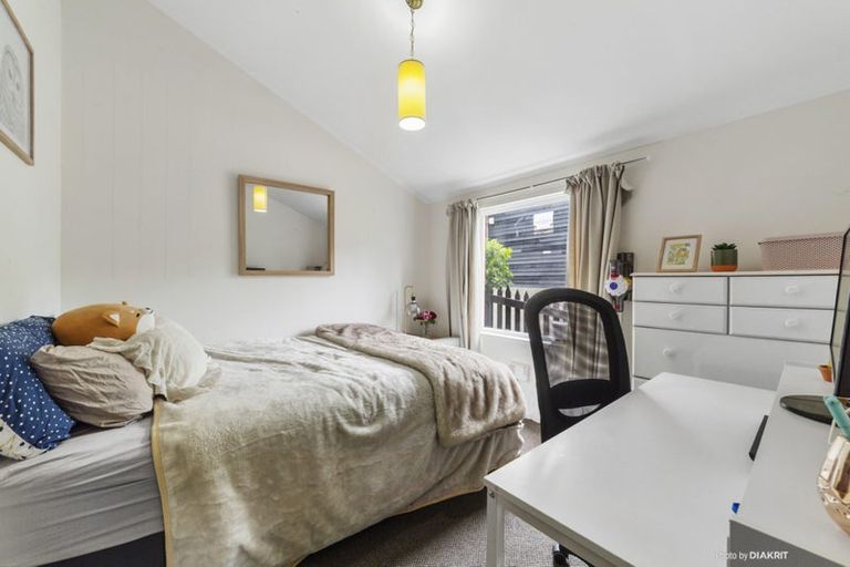 Photo of property in The Triangle, 5/33 Halswater Drive, Churton Park, Wellington, 6037