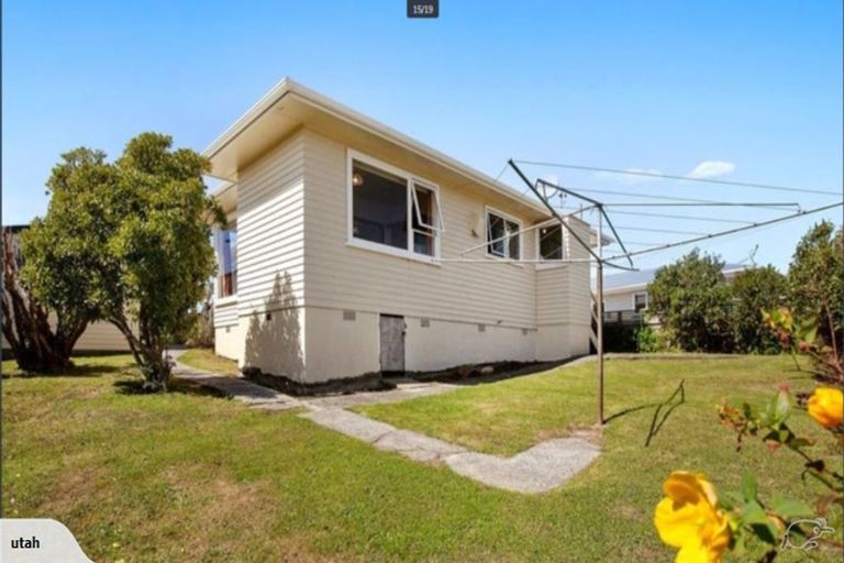 Photo of property in 3 Carluke Street, Paparangi, Wellington, 6037