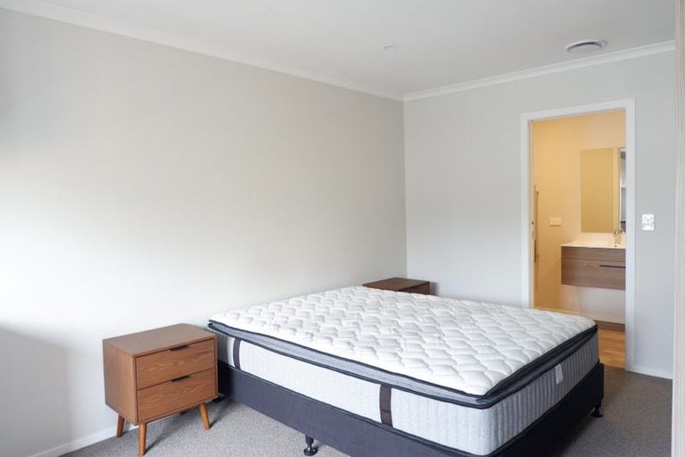 Photo of property in 12 Emmadale Lane, Hamilton East, Hamilton, 3216