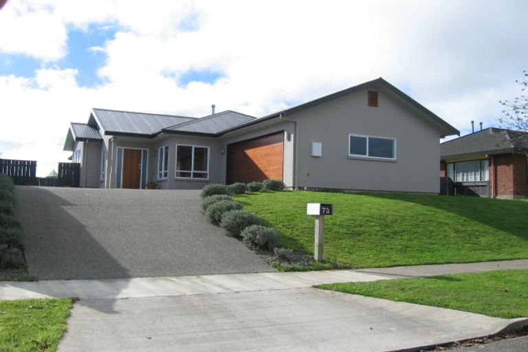 Photo of property in 73 Pacific Drive, Fitzherbert, Palmerston North, 4410