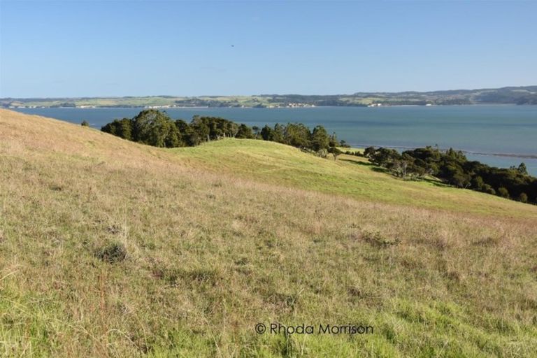 Photo of property in 11 Te Wairoa Lane, Tinopai, 0593