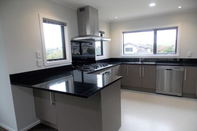 Photo of property in 8 Tongariro Drive, Aotea, Porirua, 5024