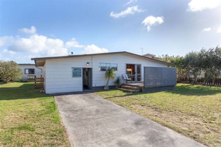 Photo of property in 215 Hauturu Street, Whangamata, 3620