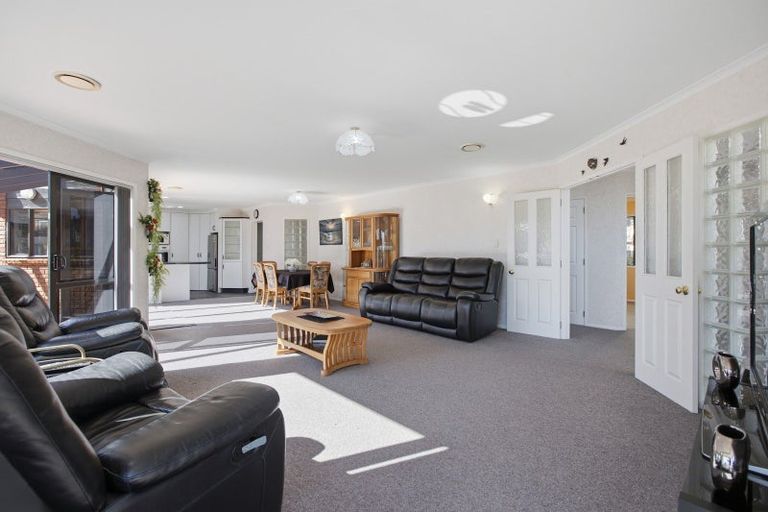 Photo of property in 71 Brooklands Road, Brooklands, New Plymouth, 4310