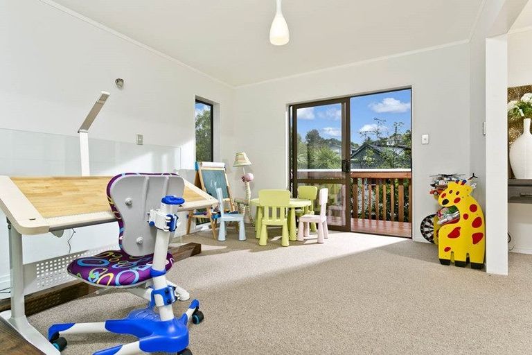 Photo of property in 57 Newhaven Terrace, Mairangi Bay, Auckland, 0630