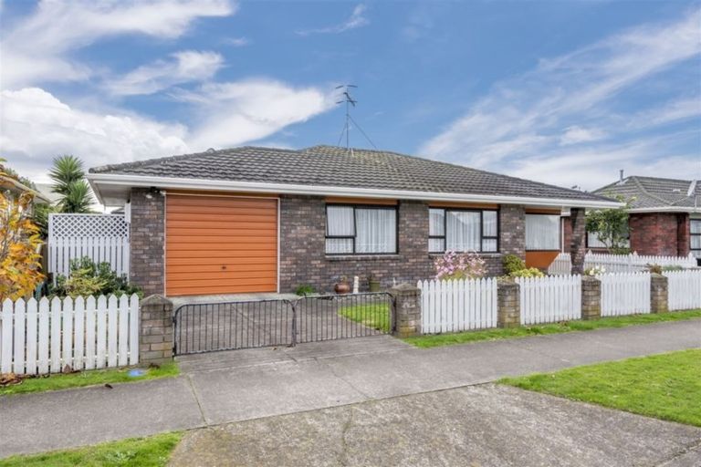 Photo of property in 15 Cook Street, Foxton, 4814
