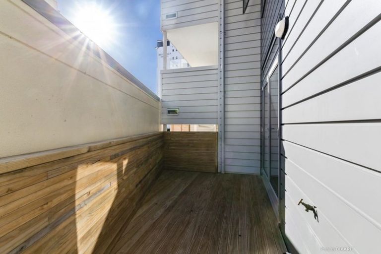 Photo of property in 17/15 Roxburgh Street, Mount Victoria, Wellington, 6011