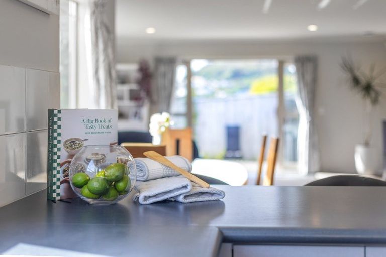 Photo of property in 31 Staithes Drive North, Whitby, Porirua, 5024